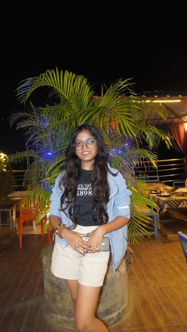 Portrait of Poorva Patel